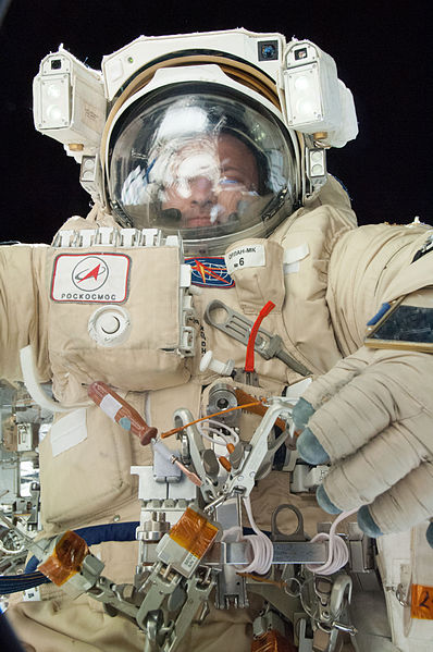 File:ISS-36 EVA-5 (i) Alexander Misurkin.jpg