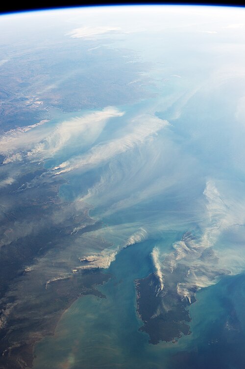 The northern coast of Australia is on the left with Melville Island in the lower right