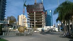 המגדל בבנייה, מבט לכיוון מזרח, ינואר 2015