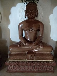 Statua di Dharmanatha ad Anwa, Rajasthan