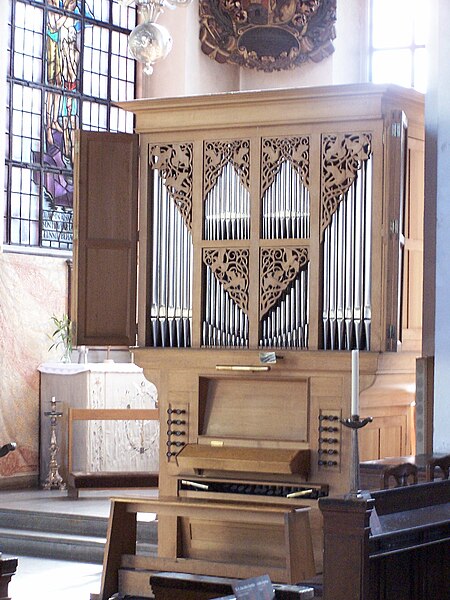 Fil:Jakobs kyrka choir organ.jpg