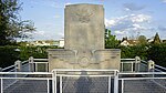 Mémorial à Jean Mackenzie et à tous les aviateurs tombés sur le sol français