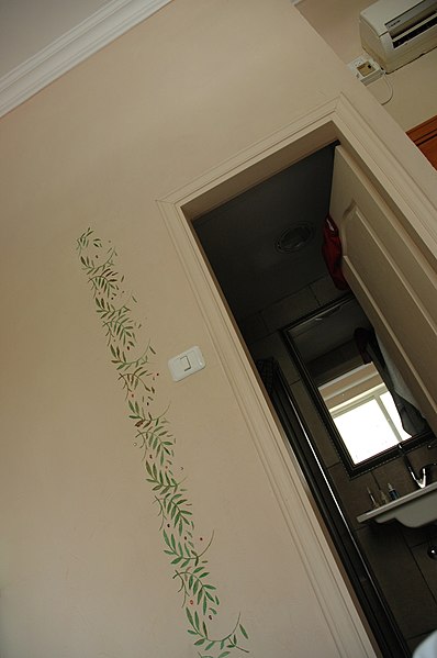 File:Jeweled inlay in hotel wall (4080423345).jpg