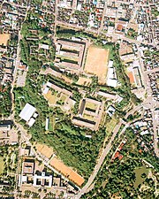 1975年当時の金沢城址（金沢大学丸の内キャンパス）国土交通省 国土地理院 地図・空中写真閲覧サービスの空中写真を基に作成