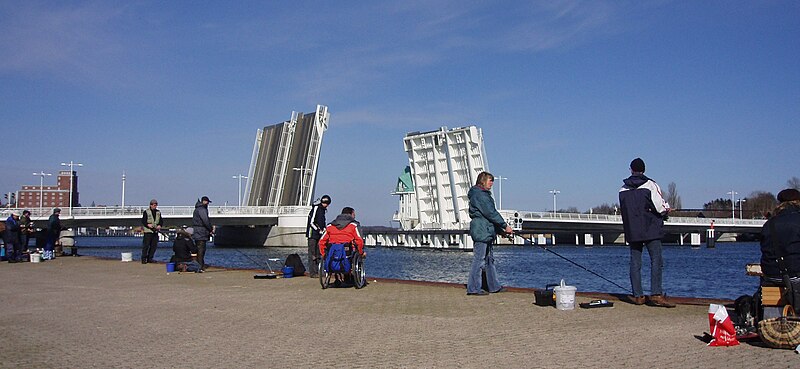 File:Kappeln Klappbrücke offen.jpg