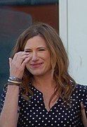 Kathryn Hahn interprète Rabbi Raquel Fein