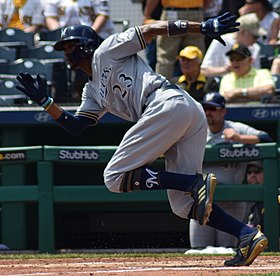 Keon Broxton (43376270482) (cropped).jpg