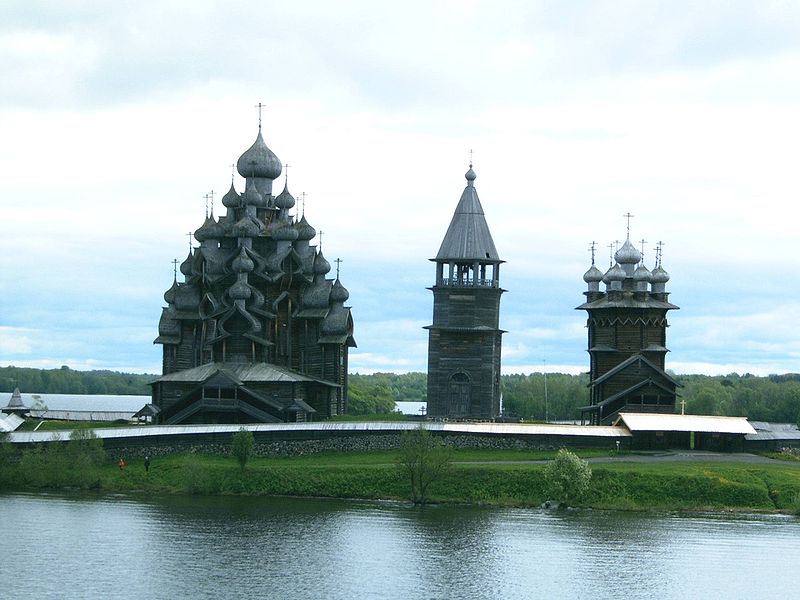 800px-Kischi_Kirchen_und_Glockenturm