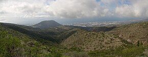 La Montaña de Tejina, las Fuentes y el Choro. A la derecha Guía de Isora..jpg
