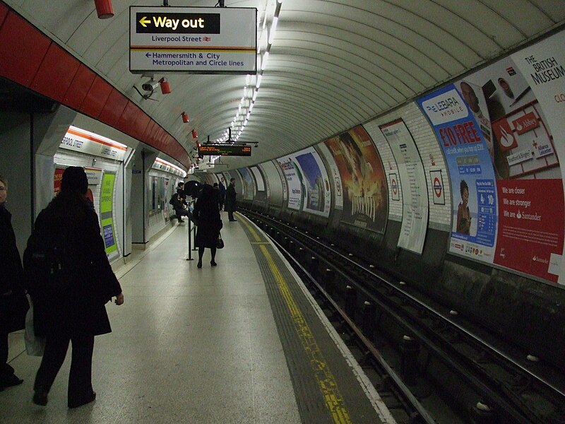 File:Liverpool Street stn westbound Central line look east.JPG