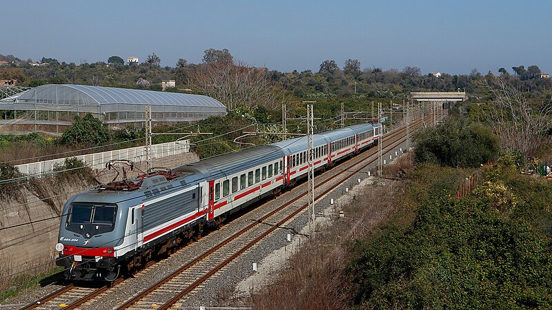 File:Locomotiva E464.234 in livrea Intercity Giorno.jpg