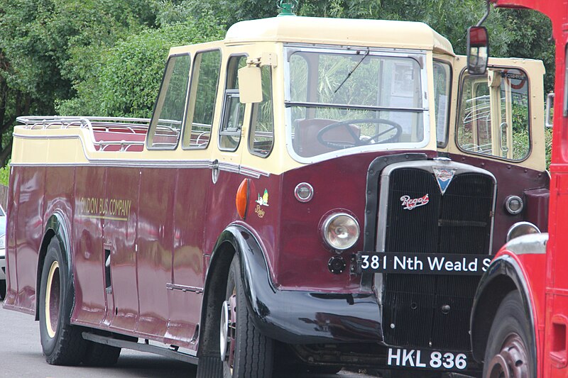 File:London Bus Company bus (HKL 836), EOR route 381, 20 July 2013.jpg