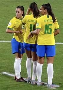 Luana, Kathellen & Beatriz (Coupe du Monde 2019) .jpg