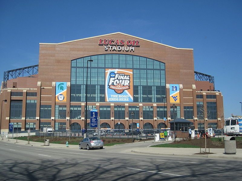 File:Lucas Oil Stadium 2010 Final Four 04 01 2010.JPG