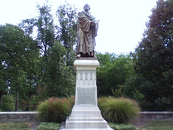 Luther statue