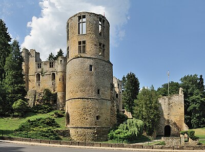 Luxembourg Beaufort château 02.jpg