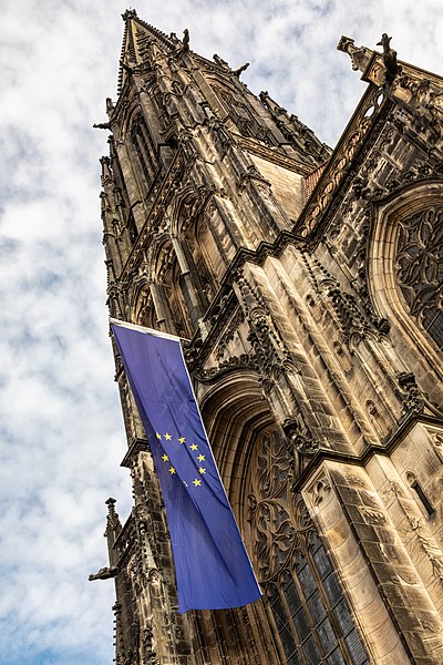 File:Münster, St.-Lamberti-Kirche, EU-Beflaggung -- 2022 -- 0235.jpg