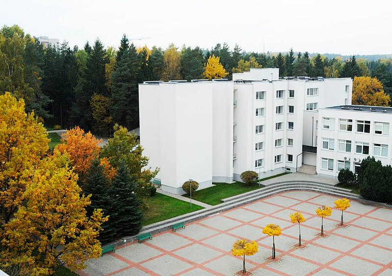 File:MRU campus in autumn.jpg