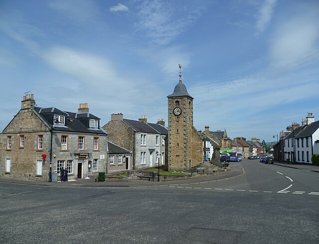 Clackmannan, the historic county town. The tower is the surviving part of the tolbooth.