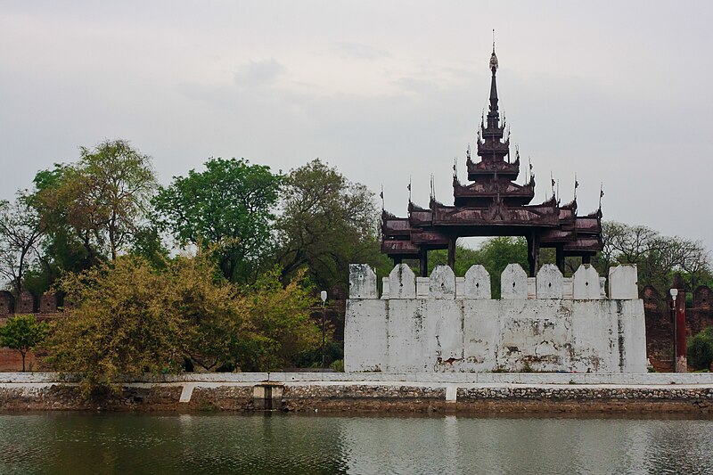 File:Mandalay Palace Wall.jpg