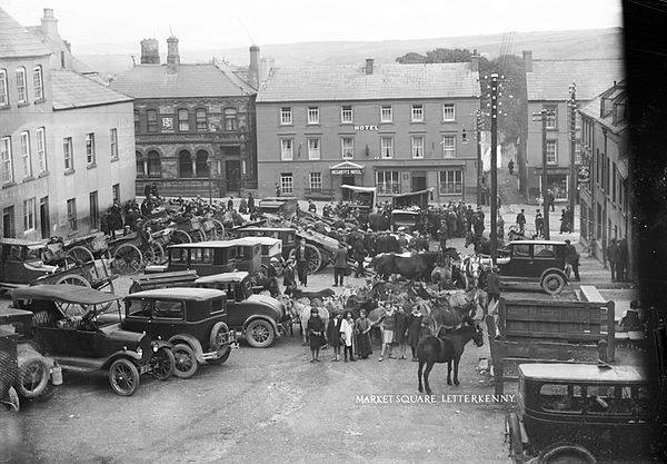 Traffic at the Market Square in 1928