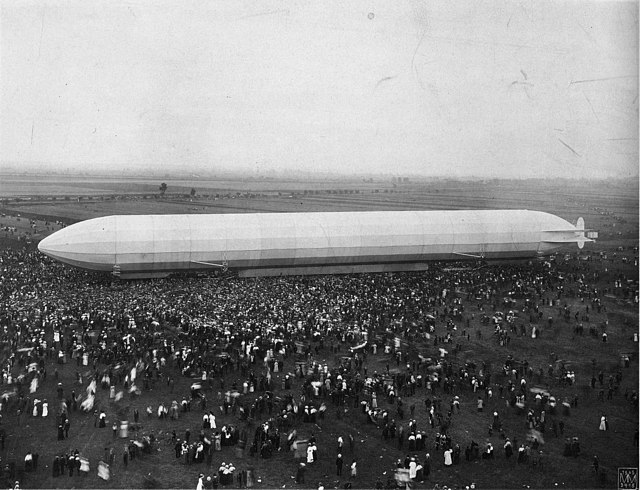 Zeppelin LZ 3 airship at Tegel in 1909