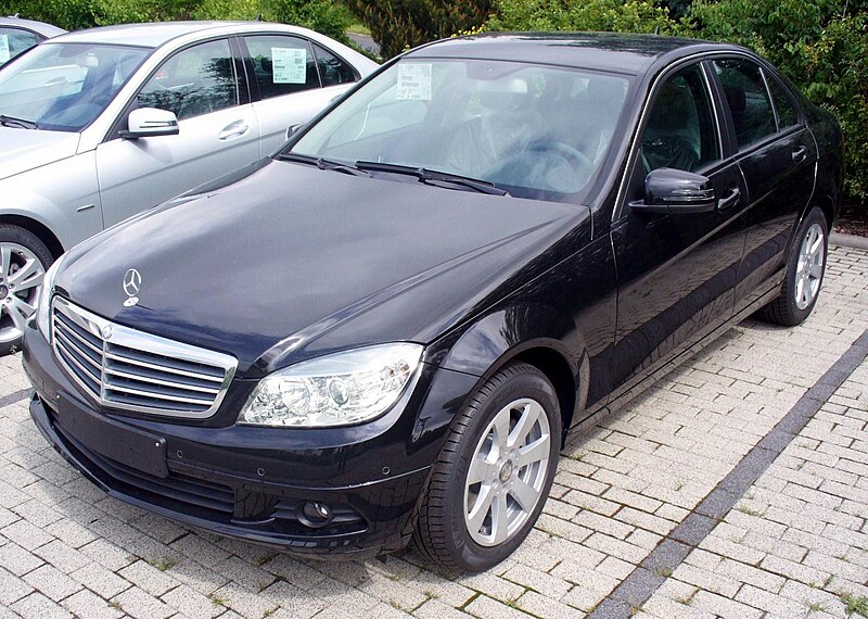 File:Mercedes-Benz W204 C 200 Kompressor Schwarz.JPG