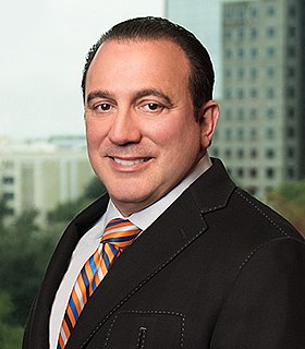 <span class="mw-page-title-main">Michael L. Iaccarino</span> American business executive