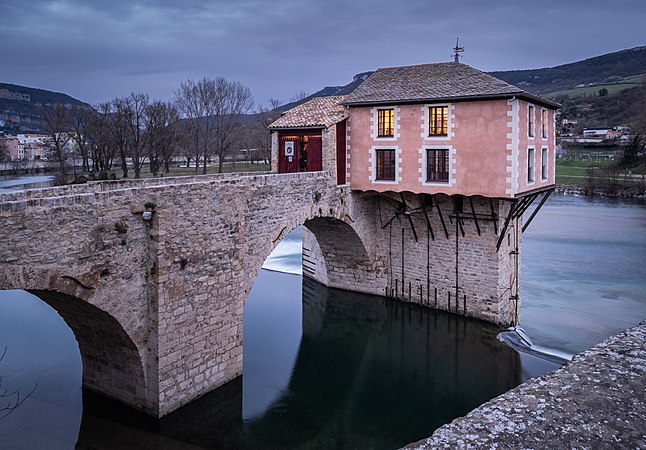 15 septembre — Pont Vieux (Millau) Photograph: Krzysztof Golik (CC BY-SA-4.0)