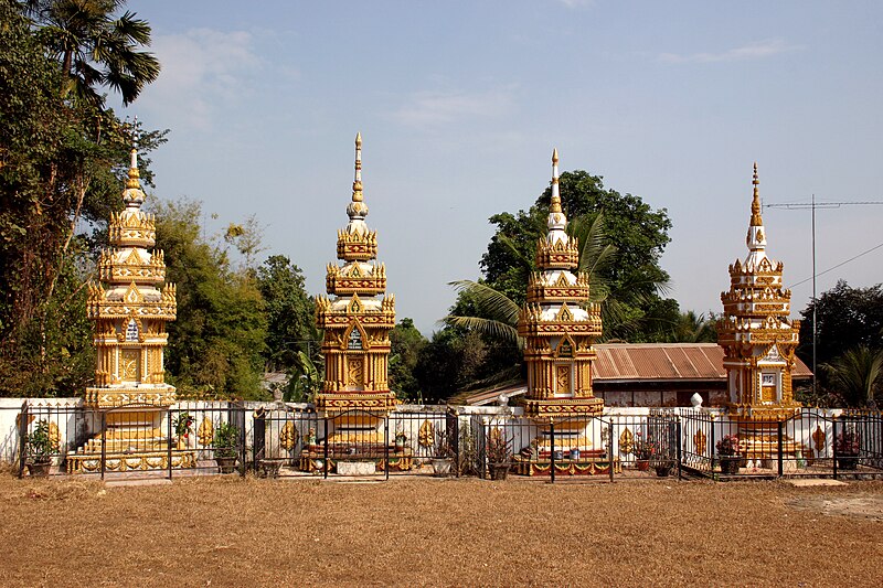 File:Muang Phon Hong-08-Wat-Graeber-gje.jpg