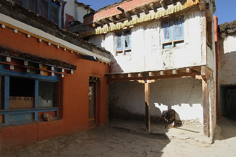 File:Mustang-Lo Manthang-78-Haus-2015-gje.jpg