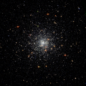 Der Kugelsternhaufen NGC 6624, aufgenommen vom Hubble Space Telescope