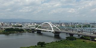 320px-Nagara-Bashi_Bridge_in_201407.JPG