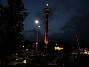晚上的奈西針塔，是在芬兰坦佩雷的觀光塔。