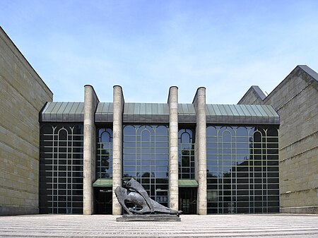 Neue Pinakothek, entrance