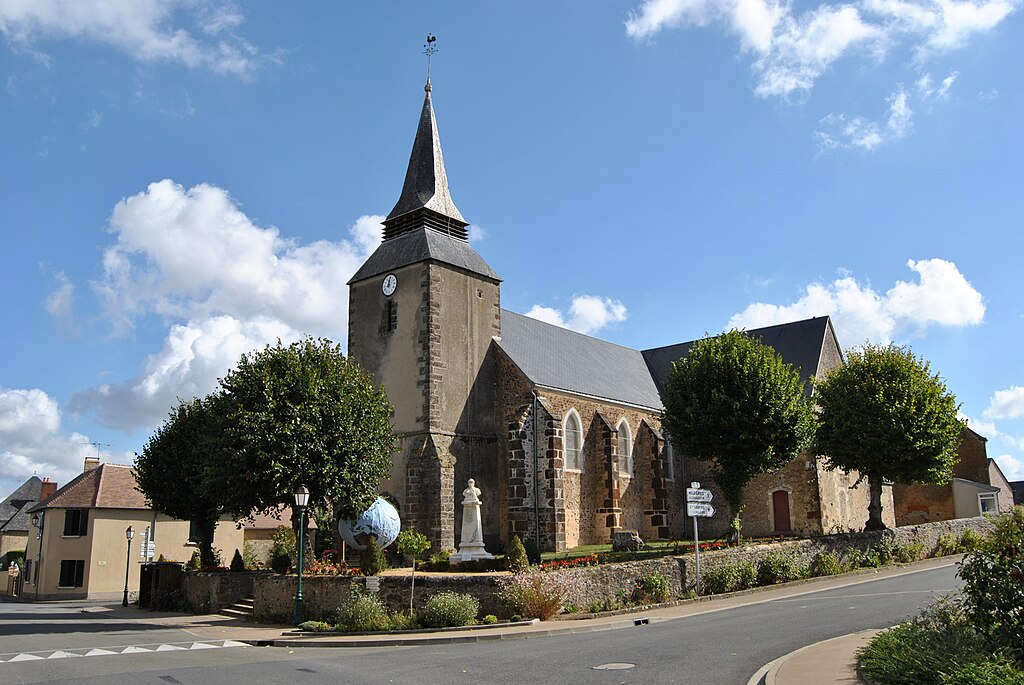 Neuvillalais-72240-eglise. Photo by Herve Vinsonneau; CC BY-SA 3.0 via Wikimedia Commons