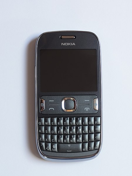 Nokia Asha 302 front.jpg