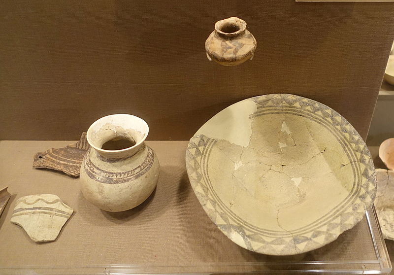 File:Northern Ubaid pottery from Tepe Gawra and other sites - Oriental Institute Museum, University of Chicago - DSC06940.JPG