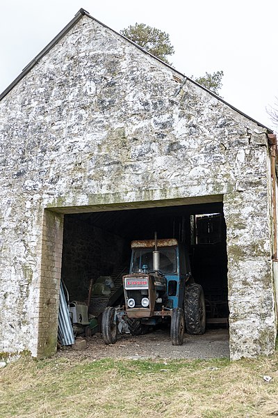 File:Old Ford tractor at Ardoch Farm - panoramio.jpg