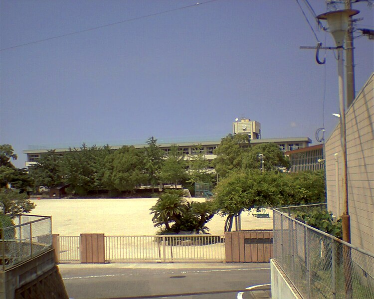 File:Onojo Hirano Elementary School 2006.JPG