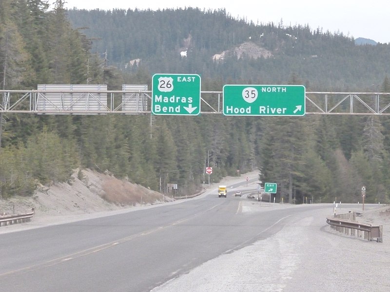 File:Oregon Route 35 & US 26 Intersection.JPG