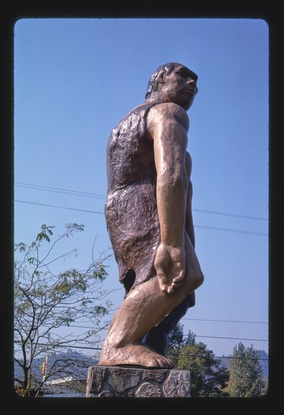File:Oregon caveman statue, Grants Pass, Oregon LCCN2017708970.tif