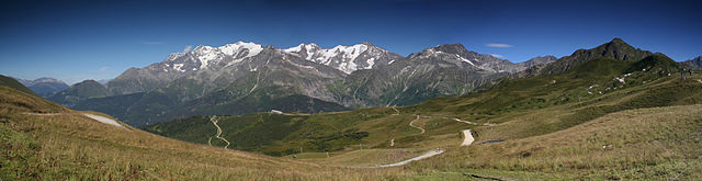 Panorama para o lado do maciço do Monte-Branco