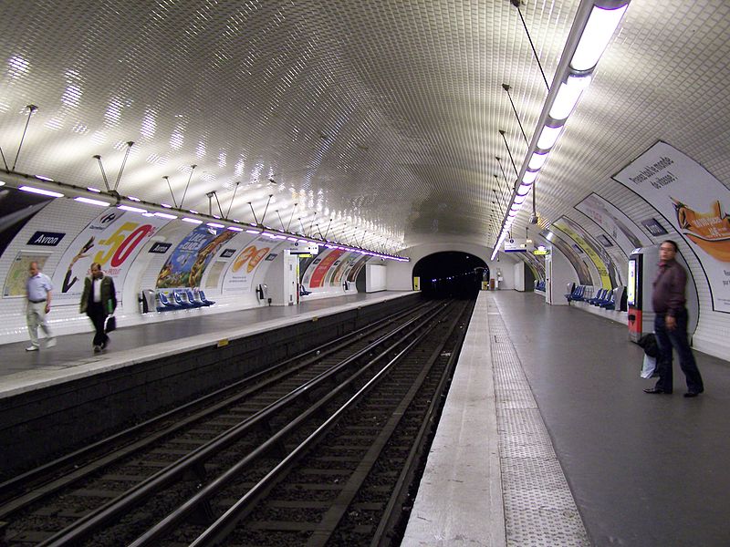 Datei:Paris station Avron 2009.jpg