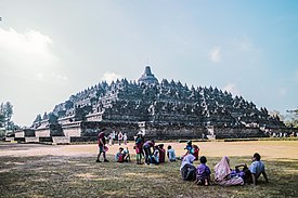 Pengunjung Candi Borobudur