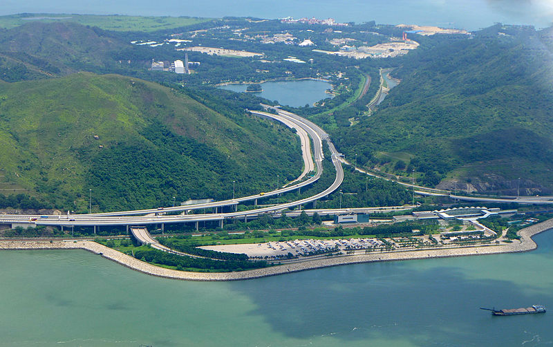 File:Penny's Bay Highway overview 201506.jpg