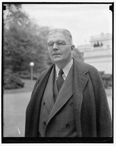 File:Pessimistic report. Washington, D.C., May 4. Governor John Moses of North Dakota, in a conference with President Roosevelt, presented a pessimistic report on unemployment and relief problems LCCN2016875576.tif