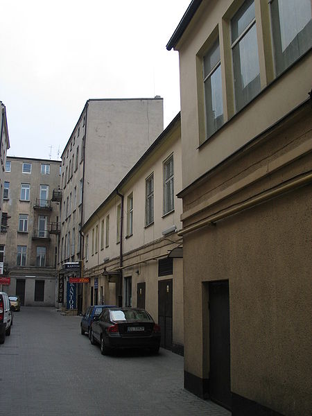 File:Piotrkowska 23 Lodz.jpg