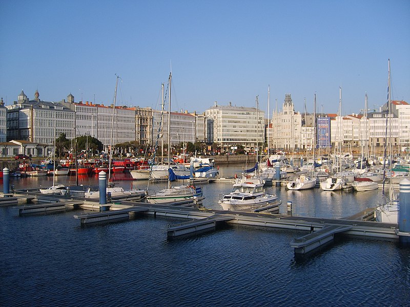 File:Port La Coruña.JPG