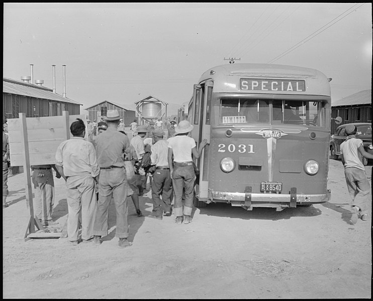 File:Poston, Arizona. Arrival of Japanese Americans by bus at this War Relocation Authority center from . . . - NARA - 536311.jpg